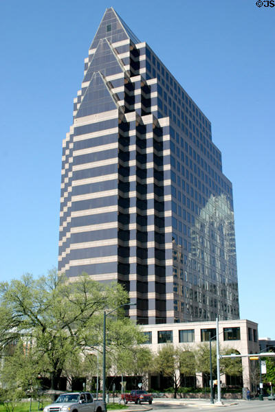 100 Congress with indented corners. Austin, TX.