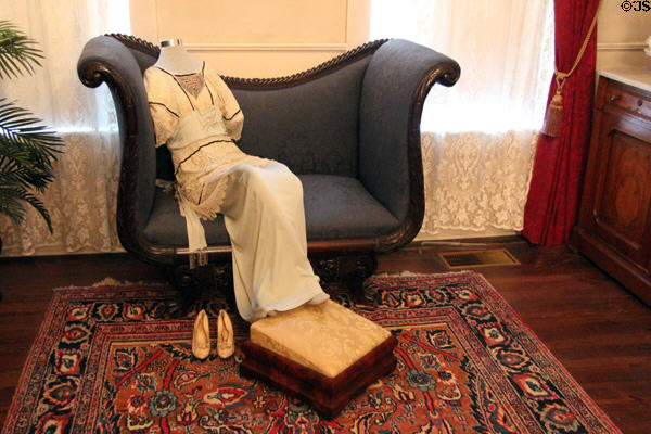 Sofa à deux (c1830s) at Fort House. Waco, TX.