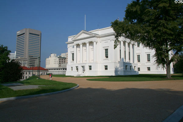 Virginia State Capitol with Richmond skyline. Richmond, VA.
