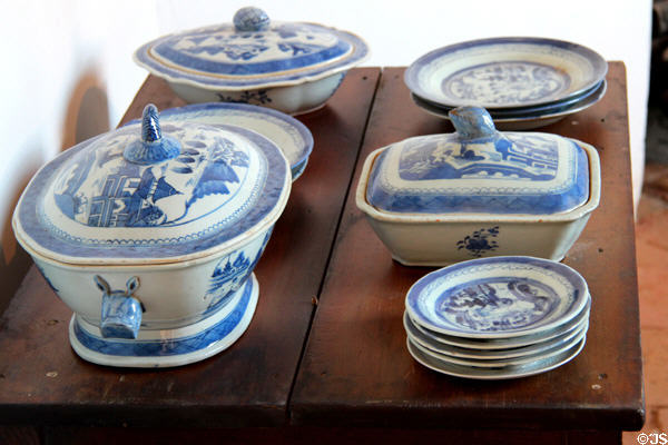 Blue transfer print china at Mt Vernon. Washington, VA.