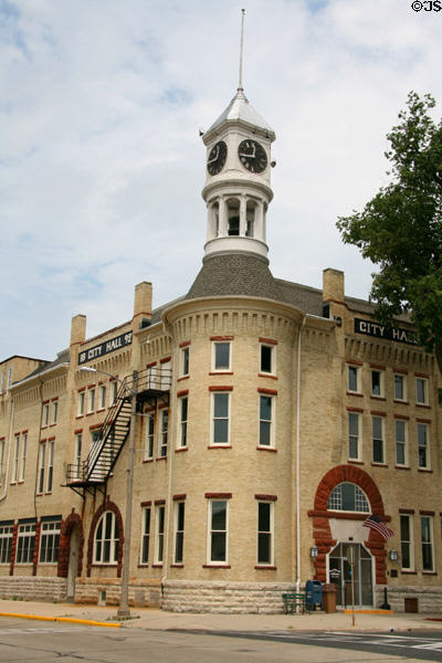 Columbus City Hall (1892) (James St. at Dickason Blvd.). Columbus, WI. Style: Richardsonian Romanesque. Architect: T.D. Allen.