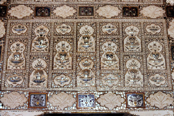 Mirrored decoration on walls of Amber Palace in Jaipur. India.