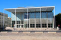 Carrée d'Art houses Nimes museum of modern art & public library. Nimes, France